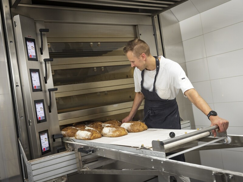 Patisserie Niels groeit verder, mede dankzij Spronk Bakkerijmachines