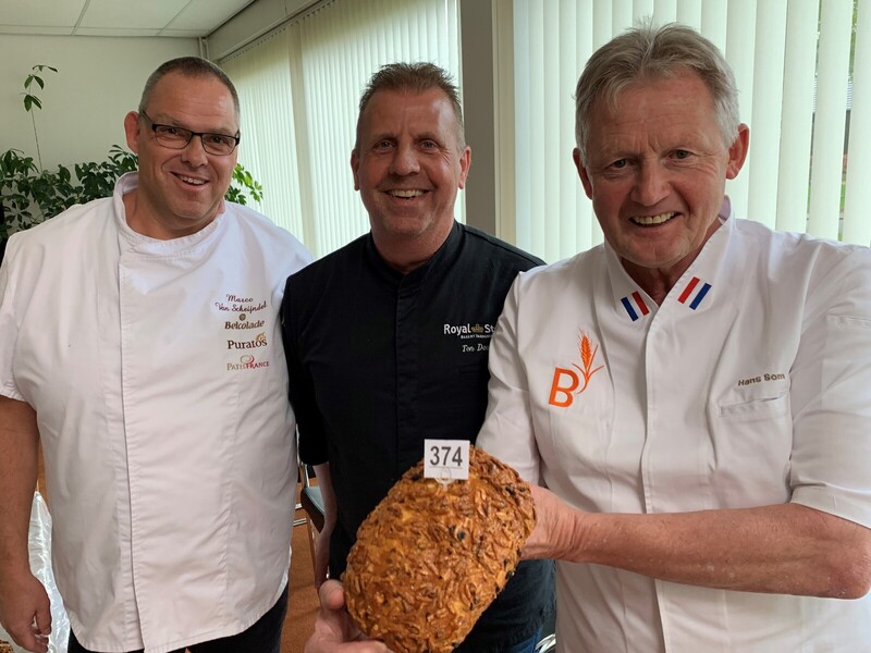 Nijkamp bakt weer beste paasbrood van Nederland