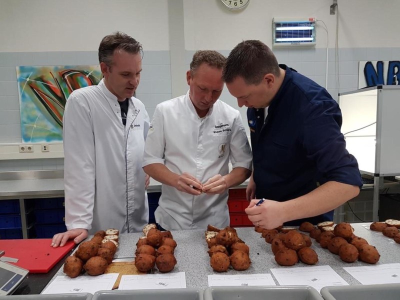 Toet prolongeert titel beste oliebollenbakker