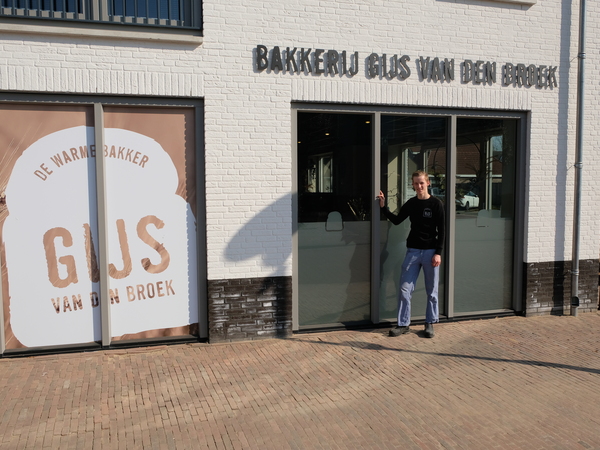 Gijs van den Broek 'jongste bakker van Nederland'